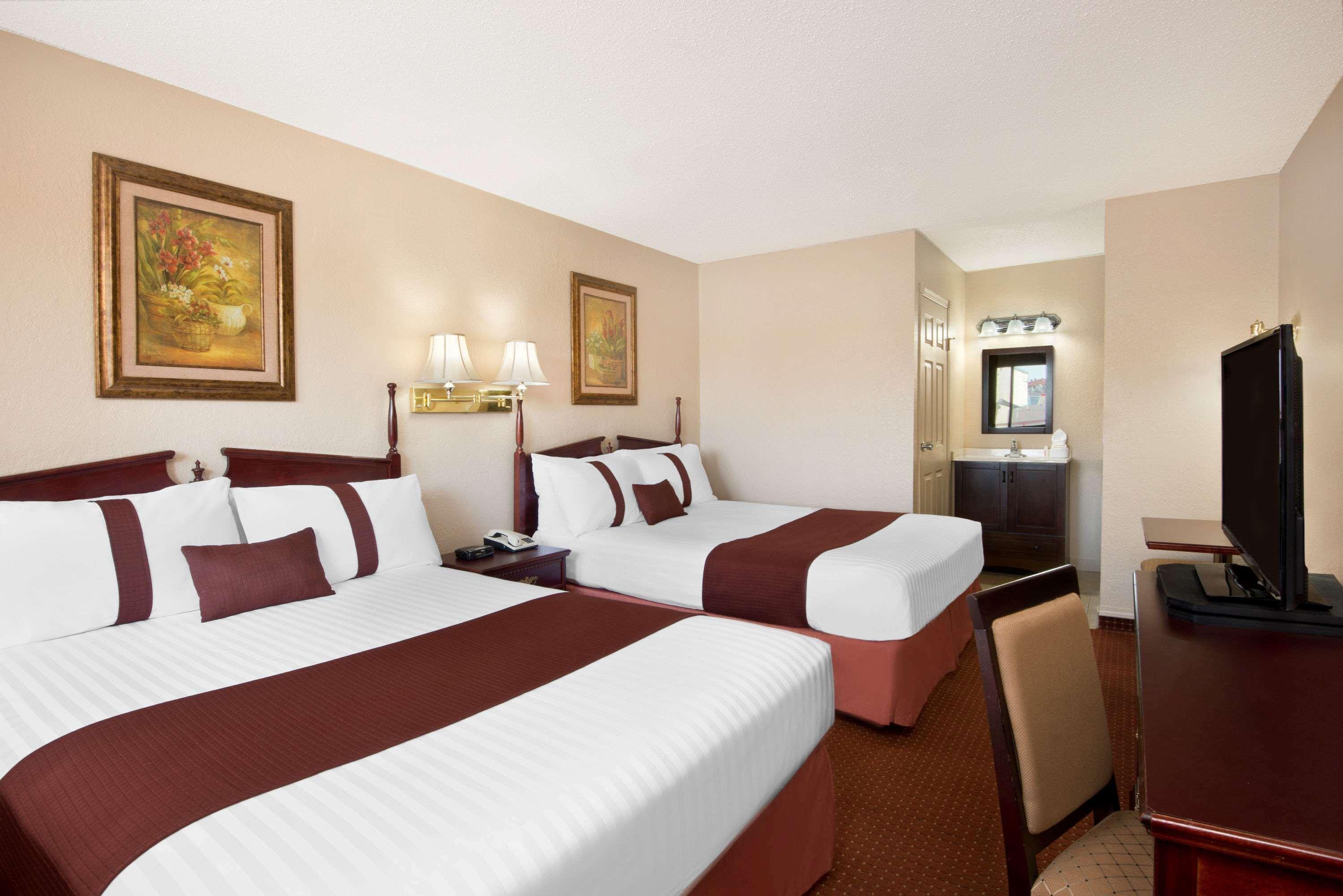 Howard Johnson By Wyndham Red Deer Exteriér fotografie